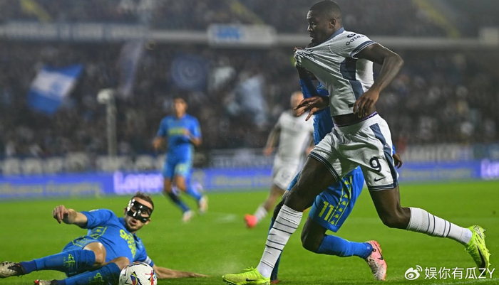 国米前锋在比赛中受伤，状态受到影响的简单介绍