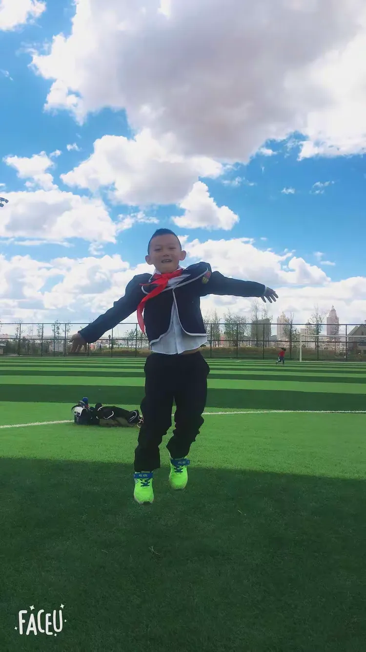 球场之上荣耀尽显，努力付出成果显著